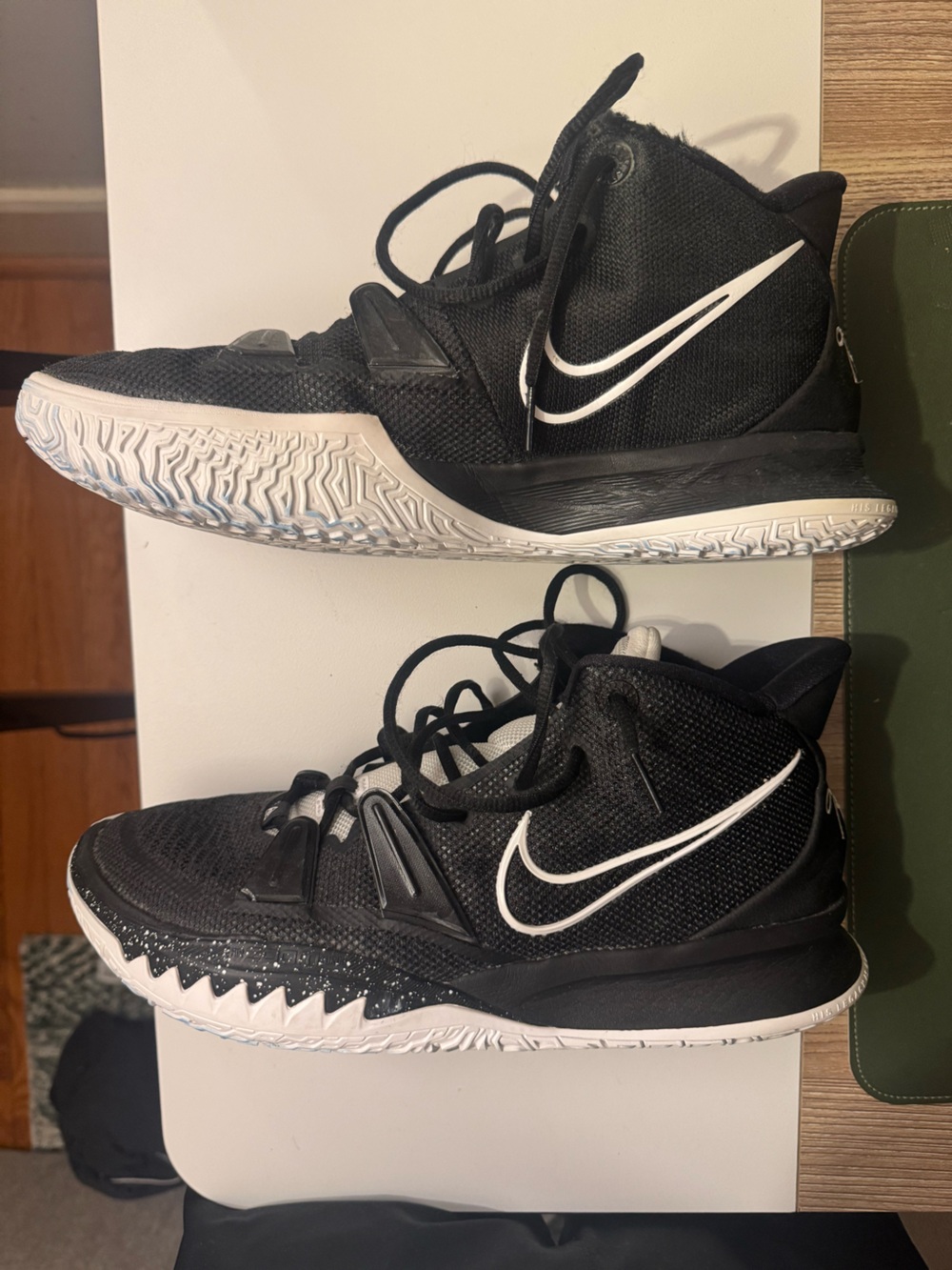 Nike Kyrie 7 - Black & White